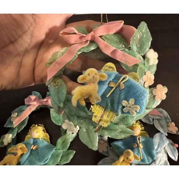 Vintage Christmas Mini Wreath With Angel And Lamb Small 3” Lot Of 3 - Picture 7 of 8